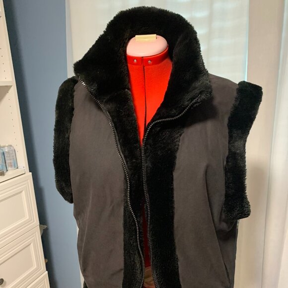 Bellessa Vintage Reversible Faux Fur Vest - Picture 1 of 6